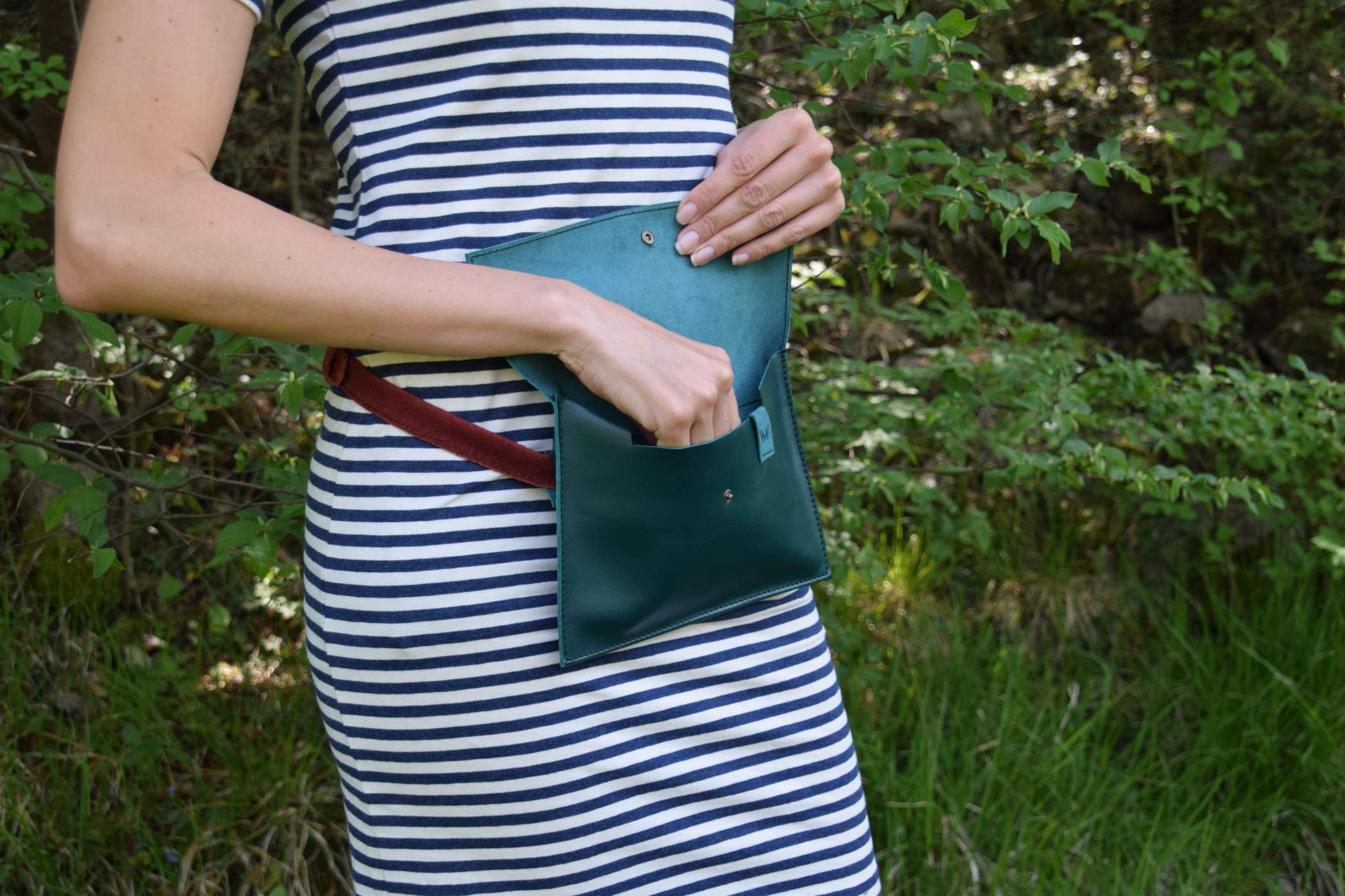 Handmade leather green waist bag/clutch - Image 7