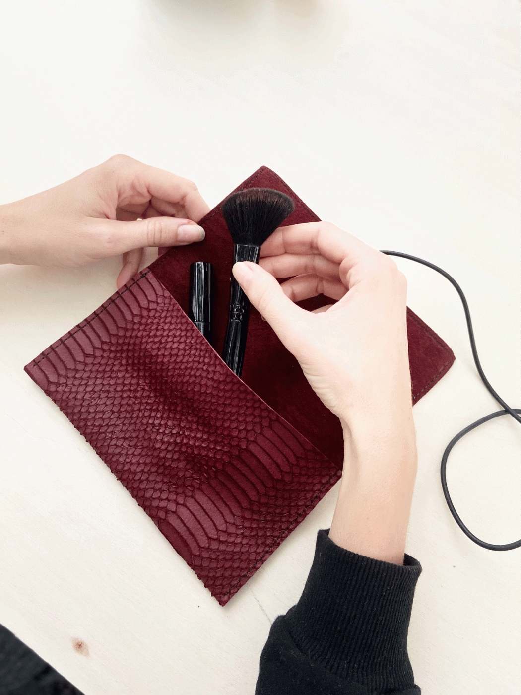 Makeup bag made from real leather and natural rubber - Image 3