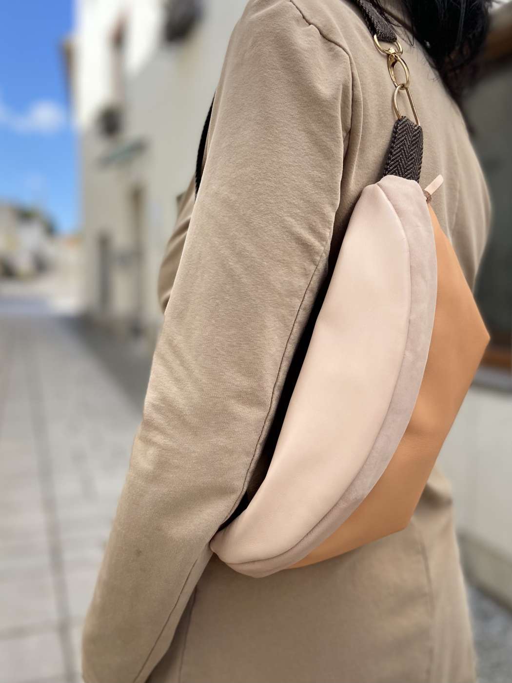 Unique handmade leather belt bag – made to stand out - Image 4